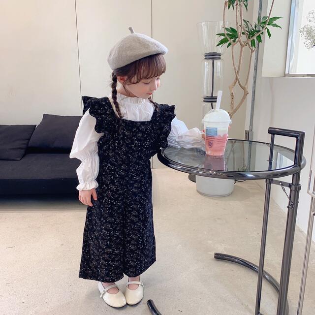 小花柄コーデュロイサロペット⭐︎100サイズ⭐︎ 海外こども服　韓国子供服 キッズ/ベビー/マタニティのキッズ服女の子用(90cm~)(その他)の商品写真