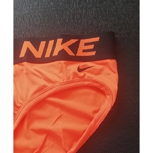 NIKE(ナイキ)の専用　2枚セット　NIKEブリーフ　S(日本人サイズM）　オレンジ　ブラック メンズのアンダーウェア(その他)の商品写真