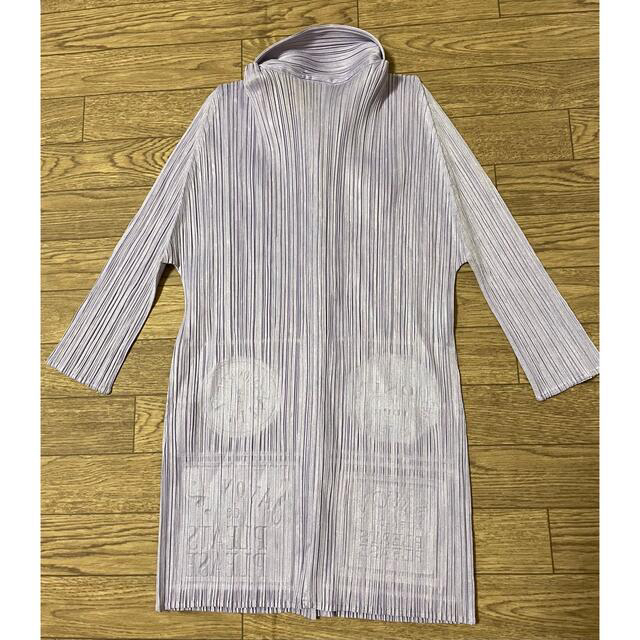 PLEATS PLEASE ISSEY MIYAKE(プリーツプリーズイッセイミヤケ)の【イッセイミヤケ　プリーツプリーズ】型押しブラウス、 レディースのトップス(シャツ/ブラウス(半袖/袖なし))の商品写真