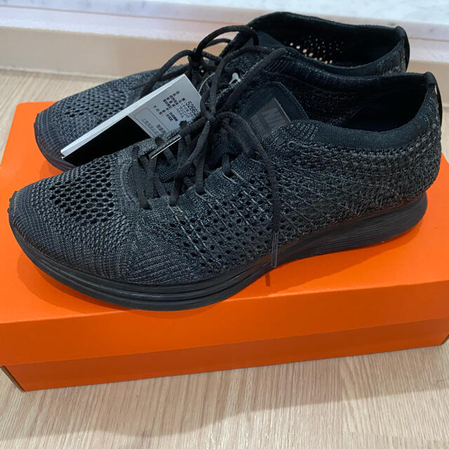 NIKE ナイキ flyknitフライニットレーサー オレンジ 26.