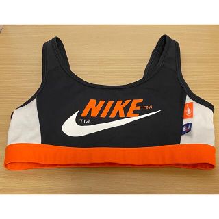 ナイキ(NIKE)のNIKE スポーツブラ　Mサイズ(トレーニング用品)