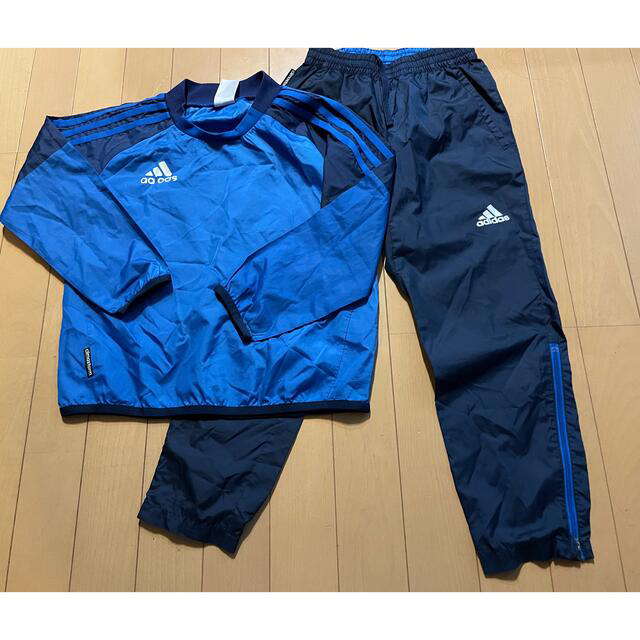 adidas(アディダス)のkids120 adidas上下セットとUNIQLOズボンセット　プラスピステ赤 キッズ/ベビー/マタニティのキッズ服男の子用(90cm~)(その他)の商品写真