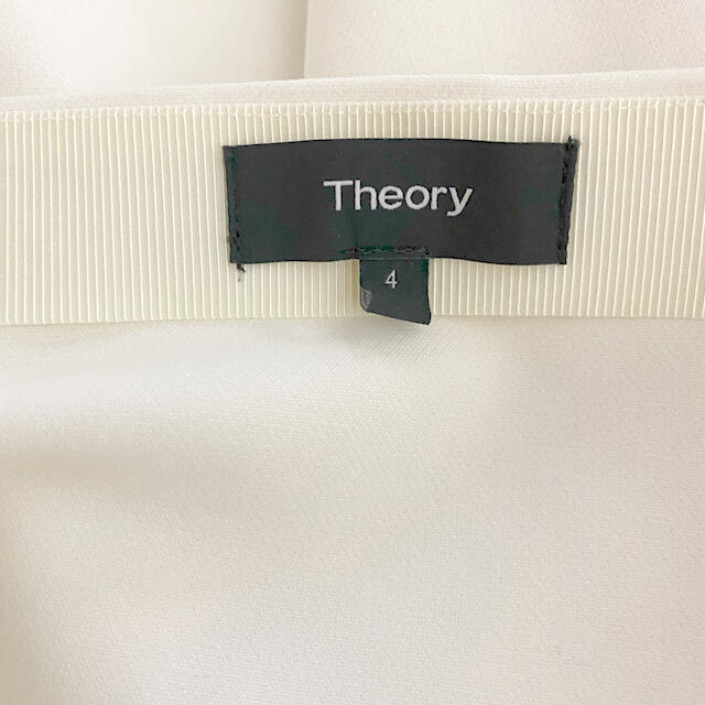 theory(セオリー)のTheory セオリー＊フレアスカート＊アイボリー＊今季から春 レディースのスカート(ひざ丈スカート)の商品写真