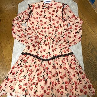 ブルマリン(Blumarine)のbe blumarine   ブルマリン　花柄　ピンク　ワンピース(ひざ丈ワンピース)