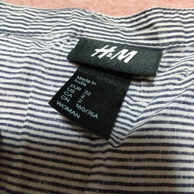 H&M(エイチアンドエム)のストライプ トップス H&M レディースのトップス(シャツ/ブラウス(半袖/袖なし))の商品写真