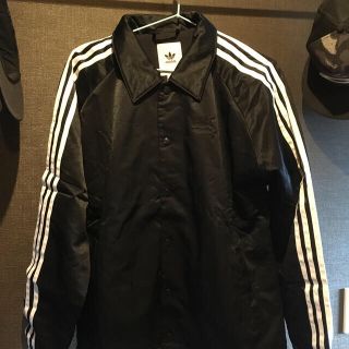 アディダス(adidas)のadidas サテンコーチジャケット黒　ブラック　常田着　未使用　L(ブルゾン)