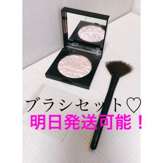 ローラメルシエ(laura mercier)の♡ローラメルシエ　フェイスイルミネーター＆ハイライトブラシ(フェイスカラー)