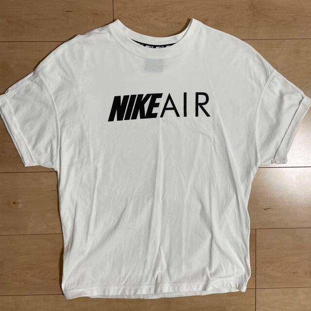 NIKE(ナイキ)のナイキ　Tシャツ レディースのトップス(Tシャツ(半袖/袖なし))の商品写真