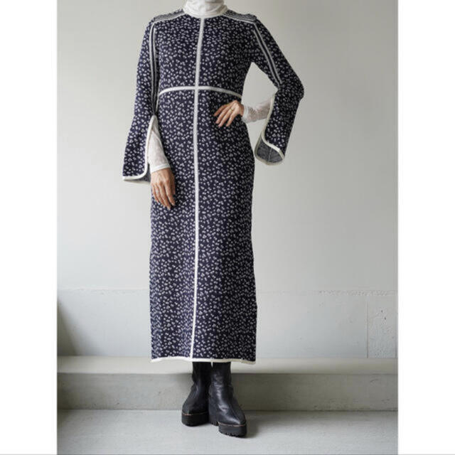 新しい Osmanthus - mame Motif Dress Knitted Jacquard ロング 新しい Osmanthus - mame Motif Dress Knitted Jacquard ロング