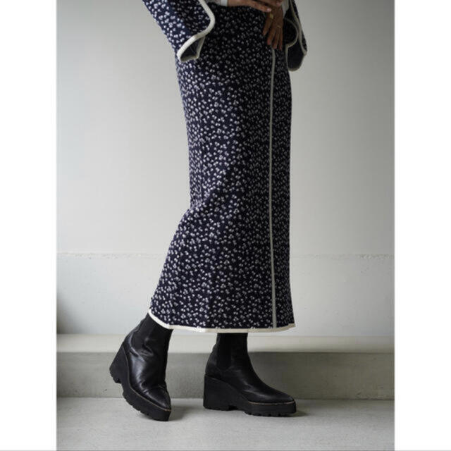 新しい Osmanthus - mame Motif Dress Knitted Jacquard ロング 新しい Osmanthus - mame Motif Dress Knitted Jacquard ロング