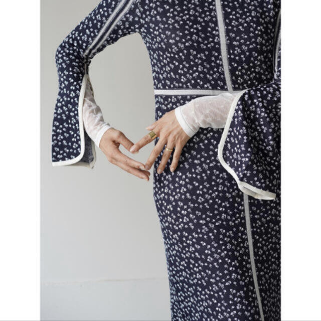 新しい Osmanthus - mame Motif Dress Knitted Jacquard ロング 新しい Osmanthus - mame Motif Dress Knitted Jacquard ロング