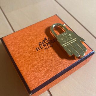 エルメス(Hermes)のエルメス　カデナ　2002年限定  「 ANNEE DE LA MAIN」ハンド(チャーム)