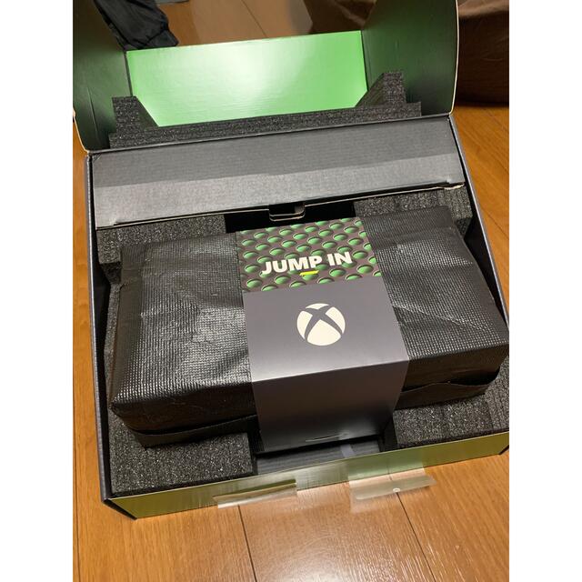 Xbox(エックスボックス)の【中古】Xbox Series X 本体  エンタメ/ホビーのゲームソフト/ゲーム機本体(家庭用ゲーム機本体)の商品写真