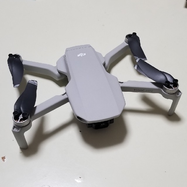 DJI MAVIC MINI FLY MORE COMBO DJI MAVIC MINI FLY MORE COMBO