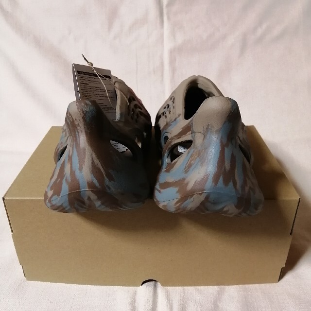 adidas(アディダス)のadidas YEEZY Foam Runner "Mx Sand Grey"2 メンズの靴/シューズ(サンダル)の商品写真