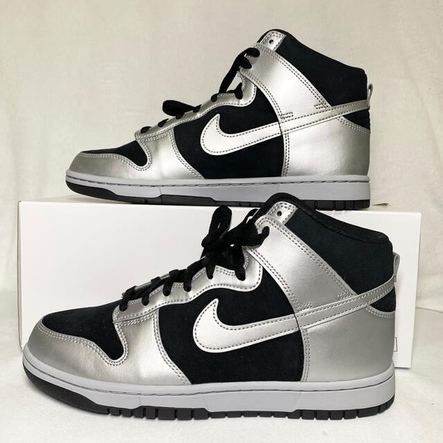 NIKE(ナイキ)のNIKE DUNK HIGH ナイキ ダンク ハイ カスタム シルバー/ブラック メンズの靴/シューズ(スニーカー)の商品写真