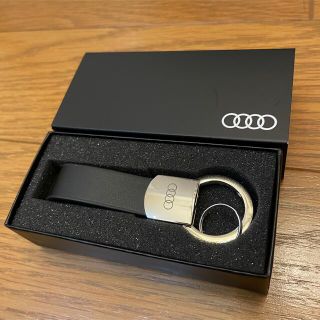 アウディ(AUDI)の【新品未使用】Audi ノベルティ キーホルダー(ノベルティグッズ)