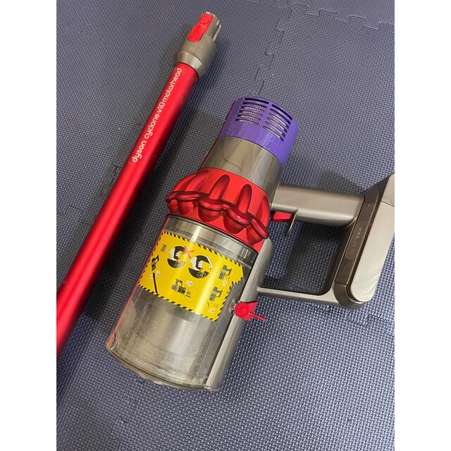 Dyson V10 SV12 1