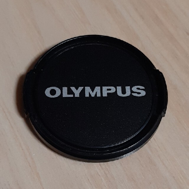 OLYMPUS(オリンパス)のOLYMPUS　カメラレンズカバー　37mm スマホ/家電/カメラのカメラ(デジタル一眼)の商品写真