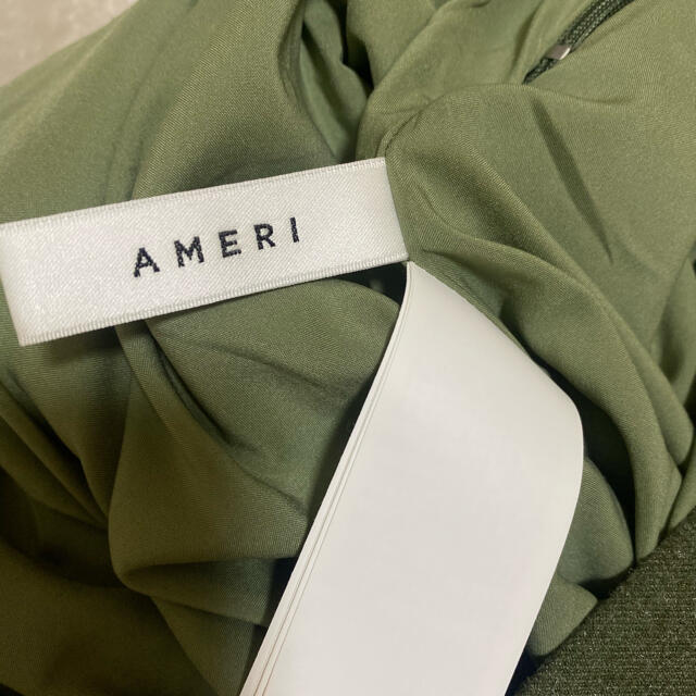 Ameri VINTAGE(アメリヴィンテージ)の　　　　AMERI   EMBROIDERY TUCK FLARED SKIRT レディースのスカート(ロングスカート)の商品写真