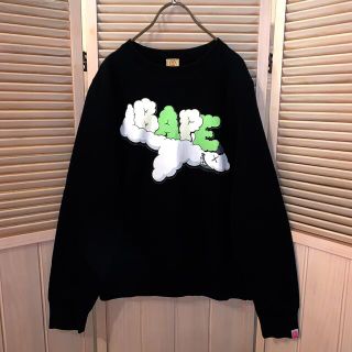 アベイシングエイプ(A BATHING APE)の数量限定品　A BATHING APE × KAWS スウェット(トレーナー/スウェット)