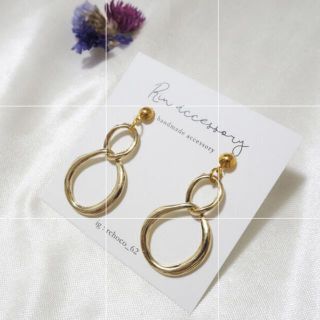 ダブルリングピアス　ゴールド　シンプル　(ピアス)