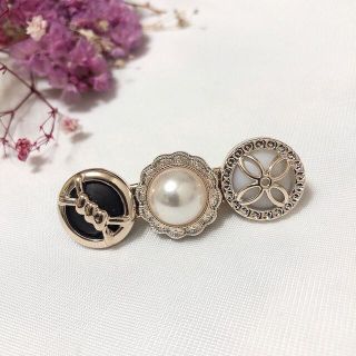 上品ボタンのヘアピン　ハンドメイド　handmade シンプル(ヘアアクセサリー)