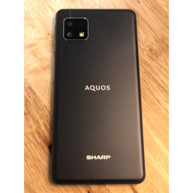 AQUOS(アクオス)の極美品　AQUOS Sense4 lite ブラック スマホ/家電/カメラのスマートフォン/携帯電話(スマートフォン本体)の商品写真