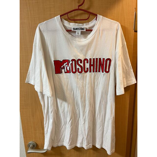 MOSCHINO(モスキーノ)の【限定品】H&M MOSCHINO [tv] H&Mコラボ  Tシャツ白 メンズのトップス(Tシャツ/カットソー(半袖/袖なし))の商品写真