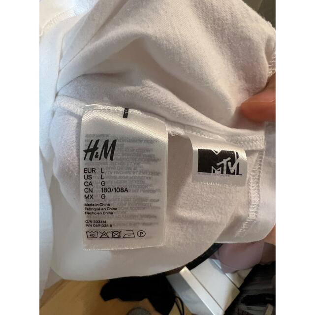 MOSCHINO(モスキーノ)の【限定品】H&M MOSCHINO [tv] H&Mコラボ  Tシャツ白 メンズのトップス(Tシャツ/カットソー(半袖/袖なし))の商品写真