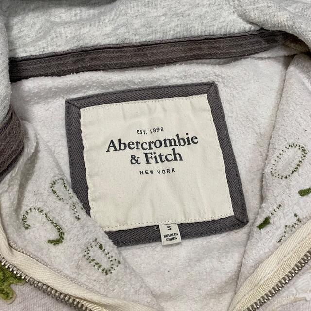 Abercrombie&Fitch(アバクロンビーアンドフィッチ)のアバクロ　パーカー レディースのトップス(パーカー)の商品写真