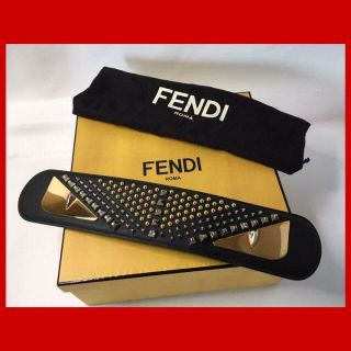 フェンディ(FENDI)の【美品】フェンディ モンスター レザー ショルダーパッド(その他)