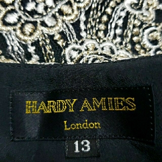HARDY AMIES - ハーディエイミス ノーカラージャケット 刺繍 ノー ...
