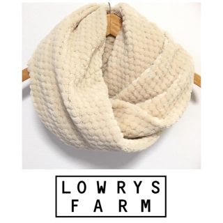 ローリーズファーム(LOWRYS FARM)のLOWRYSFAR フェイクファースヌード オフホワイト(マフラー/ショール)