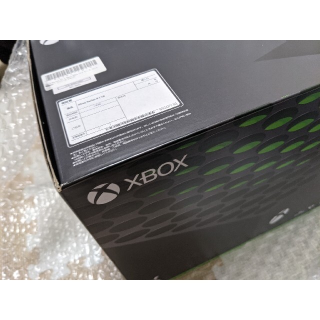 Xbox(エックスボックス)の【新品未使用・匿名発送】Xbox Series X 1台 エンタメ/ホビーのゲームソフト/ゲーム機本体(家庭用ゲーム機本体)の商品写真