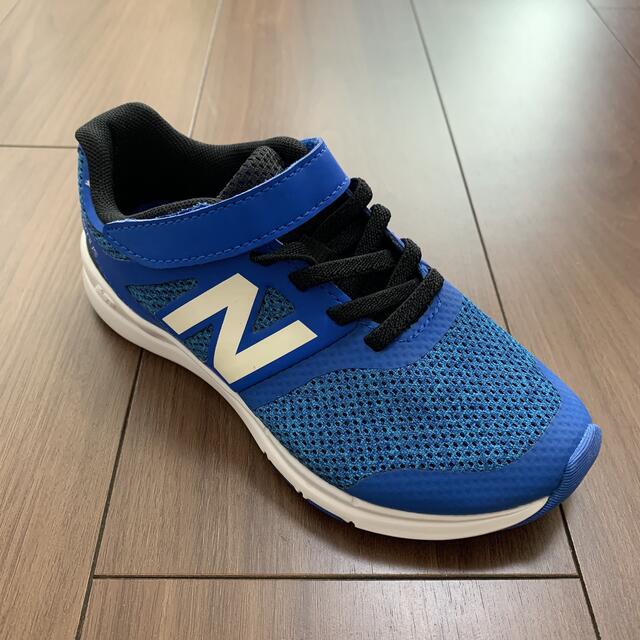 New Balance(ニューバランス)のR様専用✩.*˚ 新品 未使用 シューズ ニューバランス 18.5cm ブルー キッズ/ベビー/マタニティのキッズ靴/シューズ(15cm~)(スニーカー)の商品写真