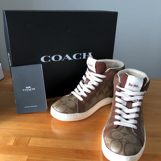 COACHのハイカットシューズ