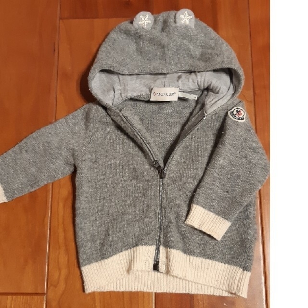 MONCLER(モンクレール)のMONCLERニットパーカー キッズ/ベビー/マタニティのベビー服(~85cm)(ニット/セーター)の商品写真