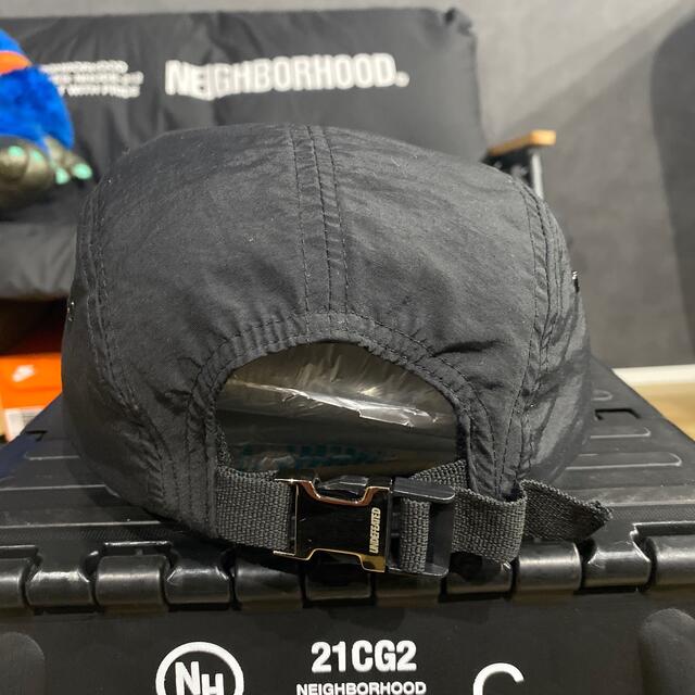 UNDEFEATED(アンディフィーテッド)のUNDEFEATED アンディフィーテッド　ギャップ メンズの帽子(キャップ)の商品写真