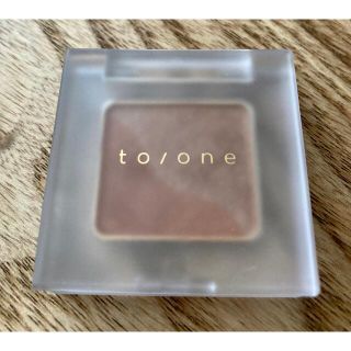 コスメキッチン(Cosme Kitchen)のto/one  トーン　ペタルアイシャドウ　14(アイシャドウ)