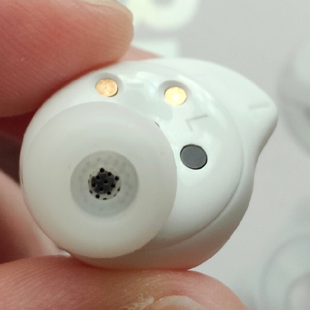 Galaxy(ギャラクシー)のGalaxy Buds+ SM-R175NZWAXJP スマホ/家電/カメラのオーディオ機器(ヘッドフォン/イヤフォン)の商品写真