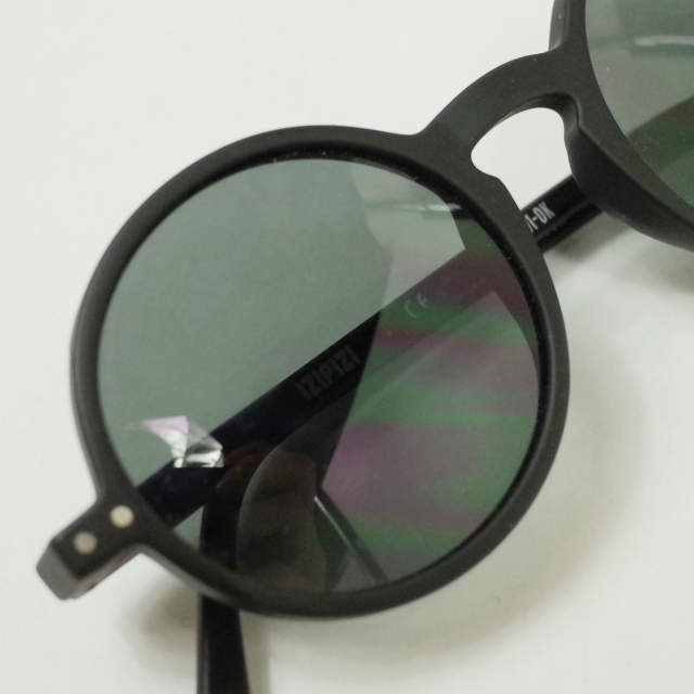 IZIPIZI SUN #G (BLACK) サングラス ユニセックス レディースのファッション小物(サングラス/メガネ)の商品写真