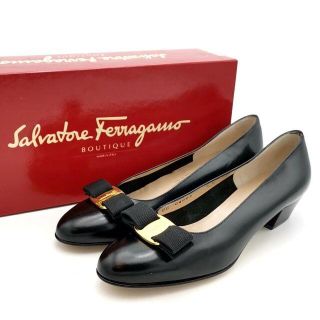 サルヴァトーレフェラガモ(Salvatore Ferragamo)の新品 サルヴァトーレフェラガモ パンプス ヴァラ 01-21060105(ハイヒール/パンプス)