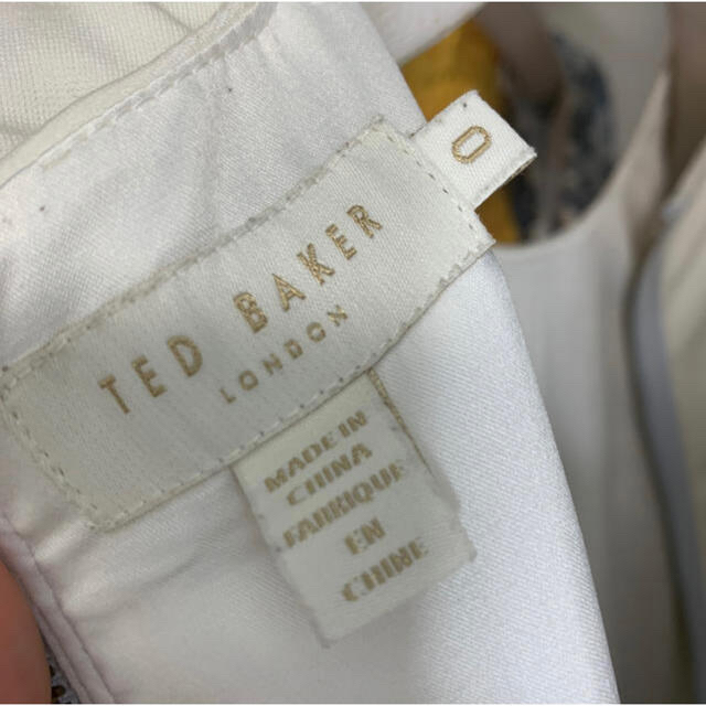 TED BAKER(テッドベイカー)の最後の値下げです！TED BAKER ワンピース　サイズ0 レディースのワンピース(ひざ丈ワンピース)の商品写真