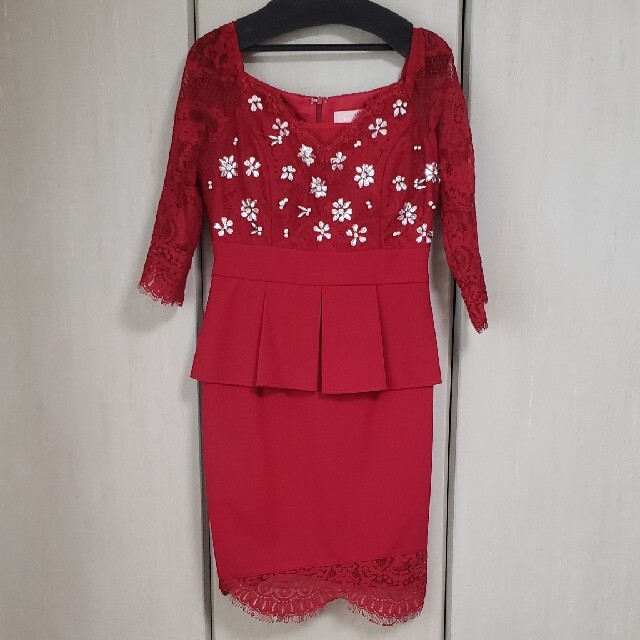 SOBRE 赤ペプラムドレス　Lサイズ　美品