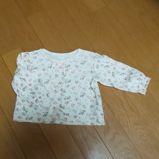 BeBe(ベベ)のbebe  ベベ   80  長袖Tシャツ キッズ/ベビー/マタニティのベビー服(~85cm)(Ｔシャツ)の商品写真