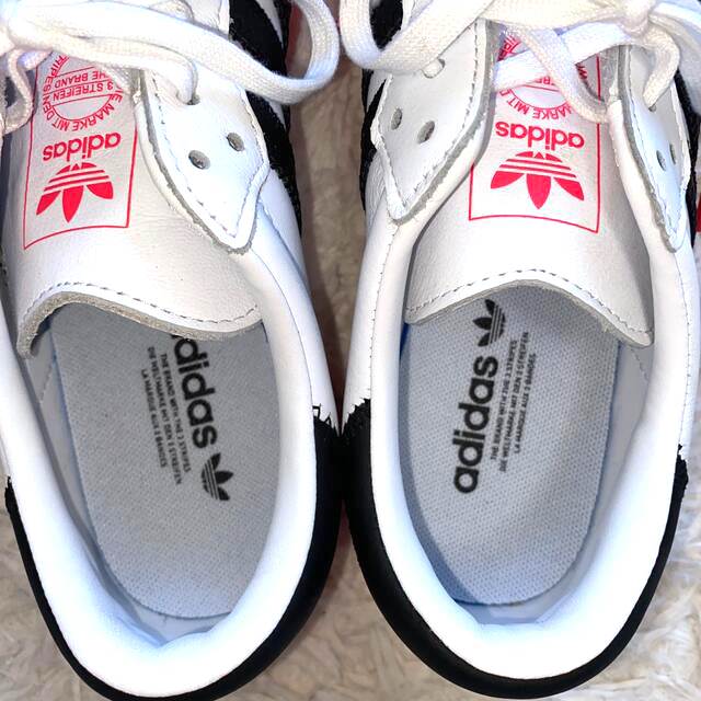 adidas(アディダス)のadidas バレンタインモデル　スニーカー　24センチ レディースの靴/シューズ(スニーカー)の商品写真