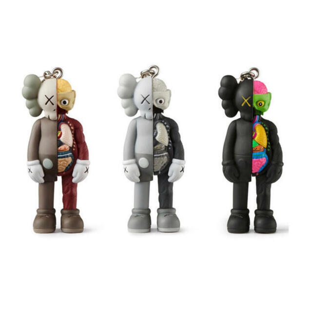 MEDICOM TOY(メディコムトイ)のKAWS TOKYO FIRST KEYHOLDER 3点セット カウズ エンタメ/ホビーのアニメグッズ(キーホルダー)の商品写真