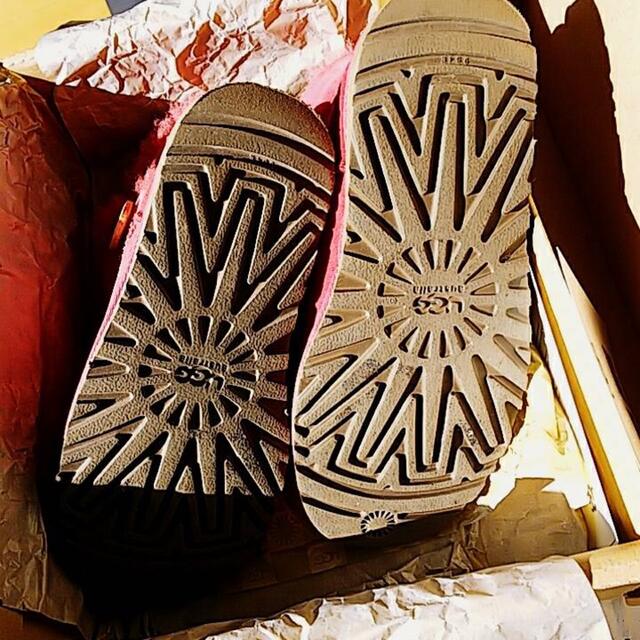 UGG(アグ)のUGG アグ ミニベイリーボタン ムートンブーツ レディースの靴/シューズ(ブーツ)の商品写真