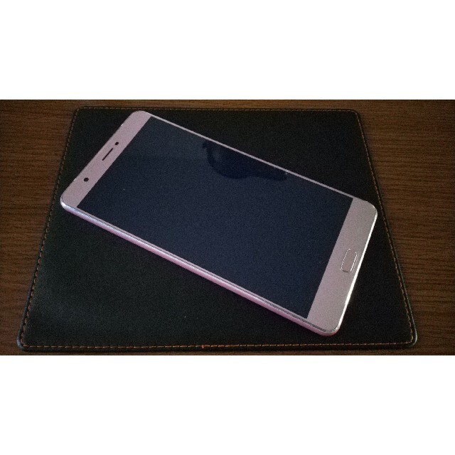 ASUS(エイスース)のZenfone 3 Ultra ZU680KL ピンク スマホ/家電/カメラのスマートフォン/携帯電話(スマートフォン本体)の商品写真